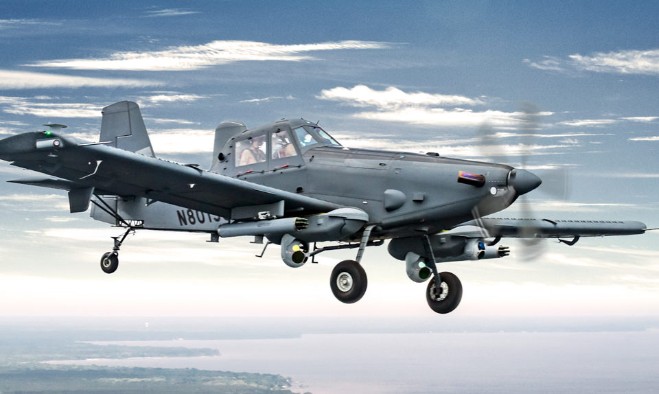 El  AT-802U es una aeronave con una alta capacidad de llevar armamento aire-suelo. (foto Air Tractor)